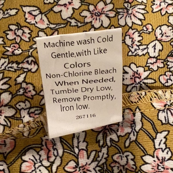 Gold with pink flowers wrap dress - Picture 5 of 5